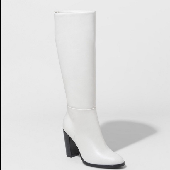 New in box Women’s boots - Picture 1 of 5